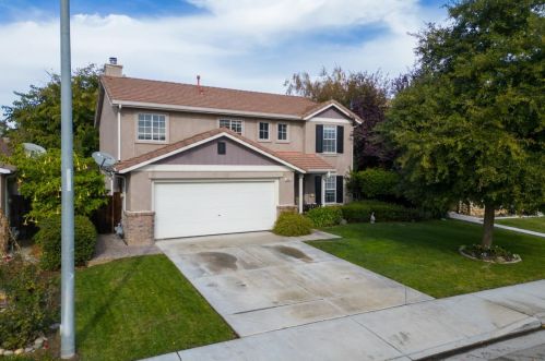 1691 Bayberry St, Hollister, CA 95023-8125