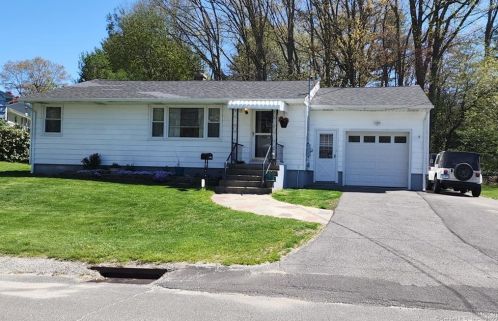 148 Courtland Ave, Waterbury, CT 06705-2414