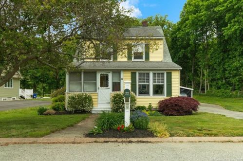 22 Locust Ct, Waterford, CT 06385-1506