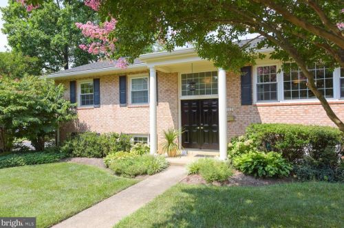 2112 Wicomico St, Falls Church, VA 22043-1869