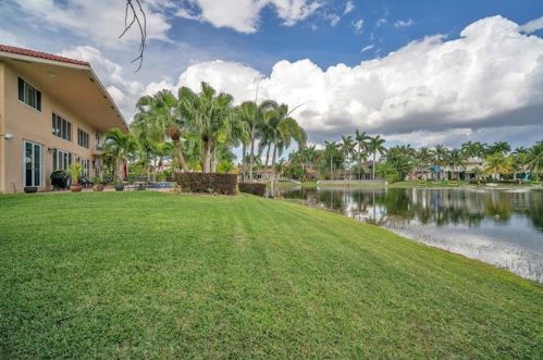 1333 175th Way, Hollywood FL  33029-4824 exterior