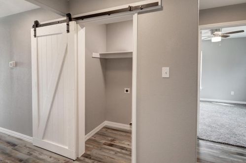 2403 Warwick Ave, Fort Worth TX  76106-7557 exterior