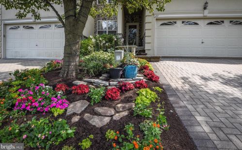 257 Center Point Ln, Lansdale, PA 19446-5937