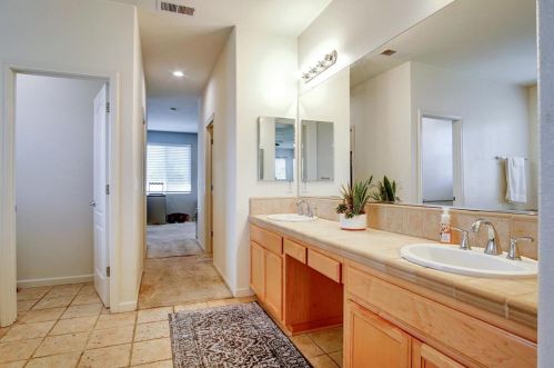 361 Majestic Dr, Hollister CA  95023-7032 exterior