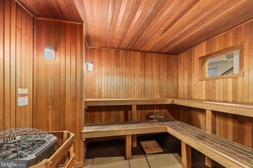 14757 Potomac Branch Dr, Woodbridge VA  22191-4030 exterior