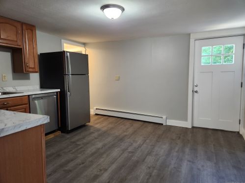 224 Main St, Vernon CT  06066-3329 exterior