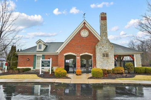 266 Forest Edge Dr, South Lebanon OH  45065-8736 exterior