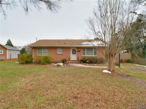 4027 Winedale Ln, Charlotte, NC 28205-4524