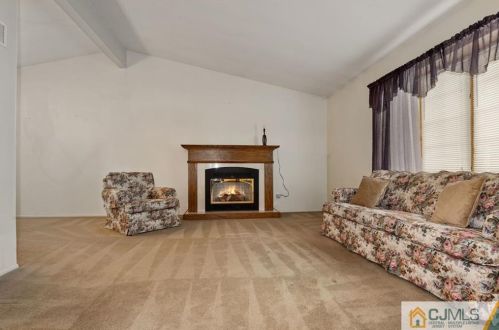 28 Holly St, Old Bridge NJ  08857-2259 exterior