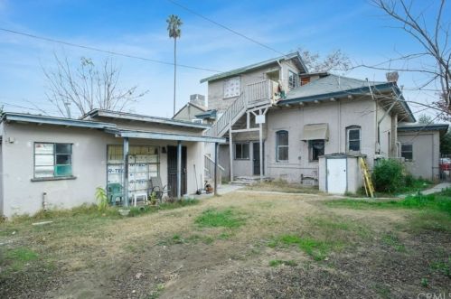 135 Calaveras St, Fresno CA  93701-2600 exterior