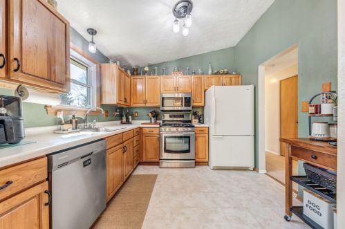 2500 Hollywood Dr, Gibsonia PA  15044-8385 exterior