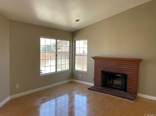 16555 San Juan Pl, Victorville, CA 92395-8754