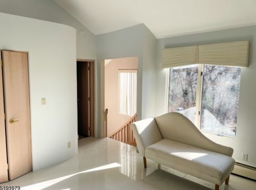 142 Magee Rd, Skyline Lakes NJ  07456-1123 exterior