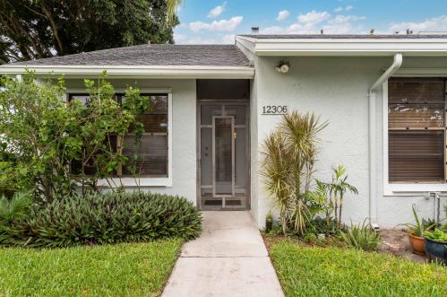 12306 Forest Greens Dr, Boynton Beach, FL 33437-2032