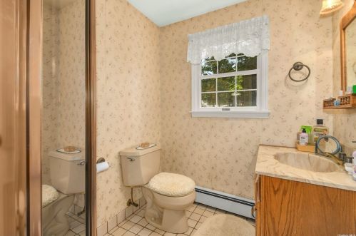 20 Clare Dr, Elwood NY  11731-1324 exterior