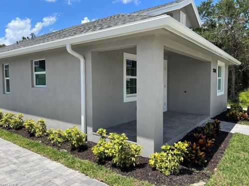 27302 Dortch Ave, Bonita Springs, FL 34135-5579
