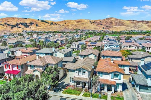 2402 White Dr, Fairfield, CA 94533-8932