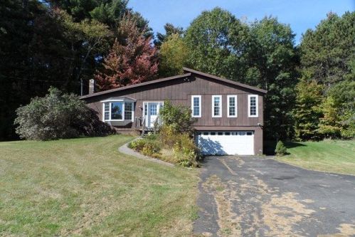 114 Flat Rock Rd, Morrisonville, NY 12962-2808