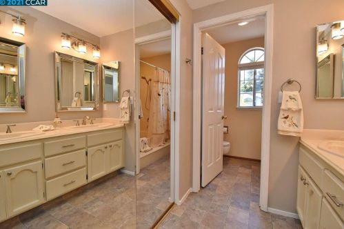 984 Springview Cir, San Ramon CA  94583-4721 exterior