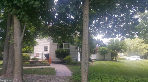 227 Pennford Pl, Boothwyn PA  19060-4407 exterior