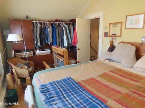 15 Mdw St, Adams MA  01220-1963 exterior