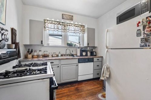 2115 Lloyd Ave, Pittsburgh PA  15218-1712 exterior