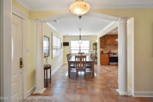 16 Galway Dr, Hazlet NJ  07730-1112 exterior