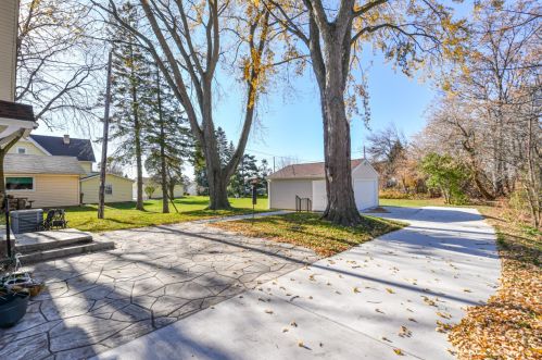 4545 Ahmedi Ave, Milwaukee, WI 53235-5304