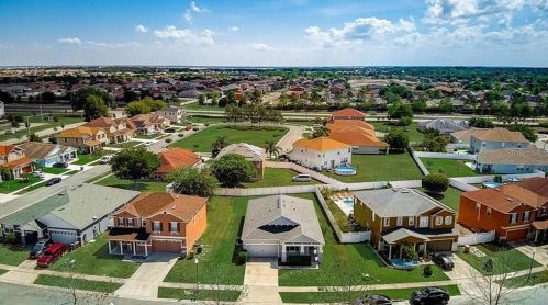 3913 Golden Finch Way, Kissimmee FL 34746-2008 exterior