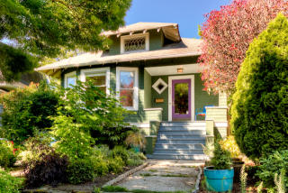 825 32nd Ave, Seattle WA  98112-4235 exterior