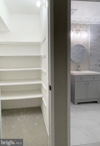 2120 Cartwright Pl, Herndon VA  20191-1903 exterior