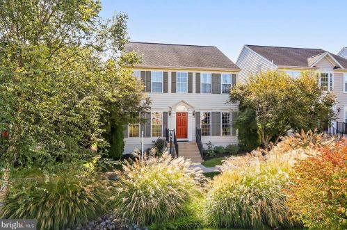 6012 Abernethy Ln, Gainesville, VA 20155-4504