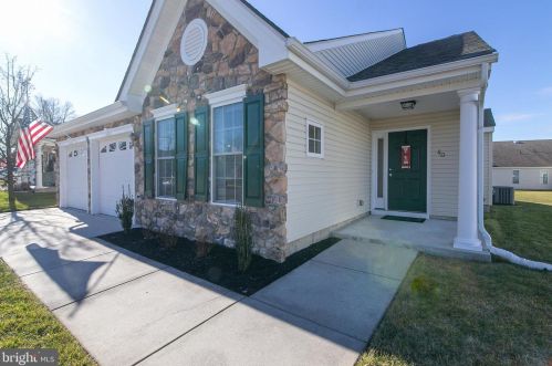 40 Meadowview Dr, Pilesgrove, NJ 08098-2547