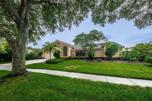 2364 Waterview Ct, Palm Harbor, FL 34684-1730