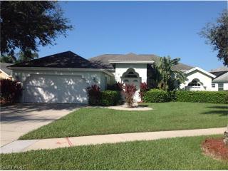 901 Marble Dr, Naples, FL 34104-0818