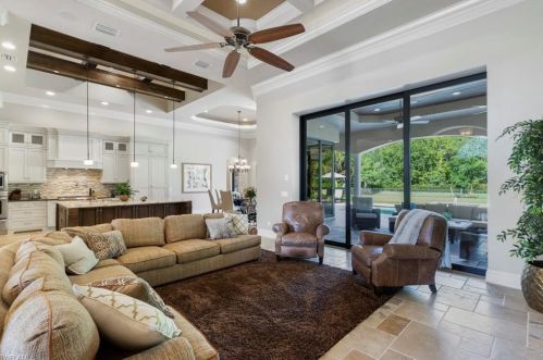 4245 Deephaven Ln, Naples FL 34119-8616 exterior