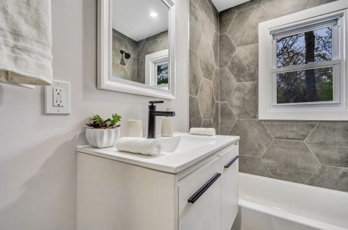 226 Davis Ave, Lacey NJ  08731-3519 exterior