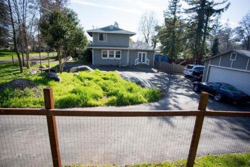 3594 Boone Ln, Loomis, CA 95650-9019
