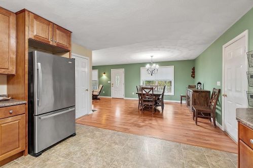 47 Old Woods Rd, Northwood NH  03261-3856 exterior
