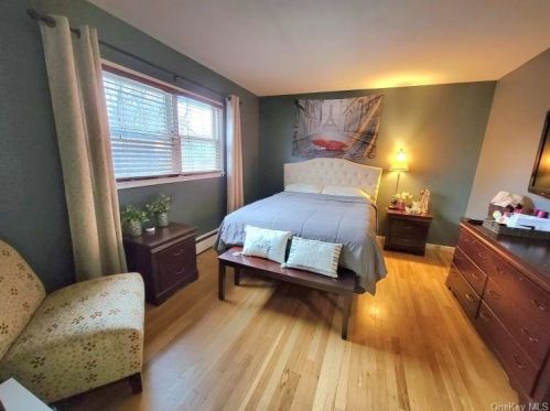 10 Lincoln Dr, Washingtonville NY  10992-1229 exterior