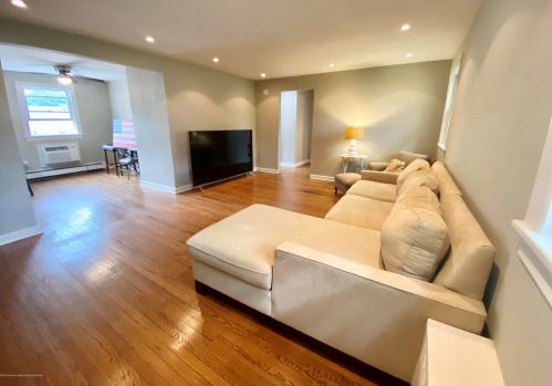 58 Manor Dr, Tinton Falls NJ  07712-2568 exterior