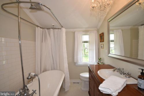 6745 Fayette St, Haymarket VA  20169-2916 exterior