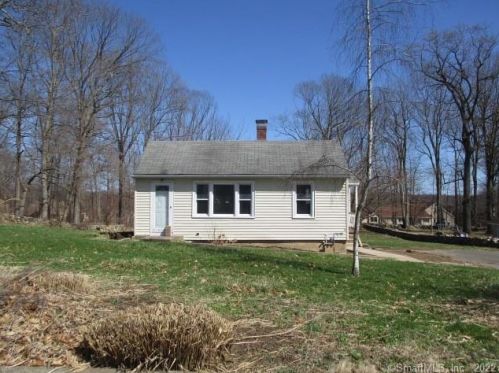 31 Oak Ln, Ansonia, CT 06401-2921