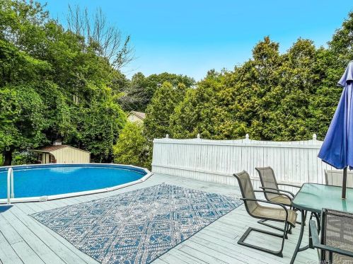 6 Charlie Cir, Wapping, CT 06074-3570