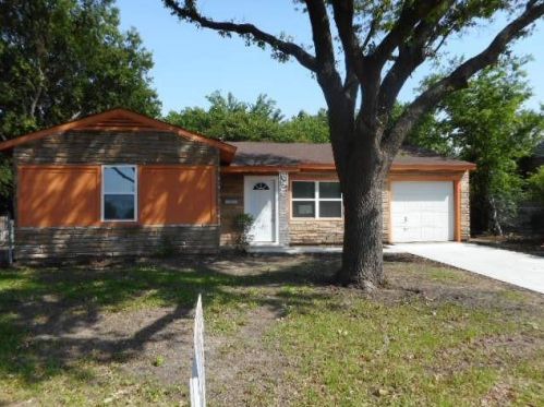 3628 Castle Hills Dr, Dallas, TX 75241-4105