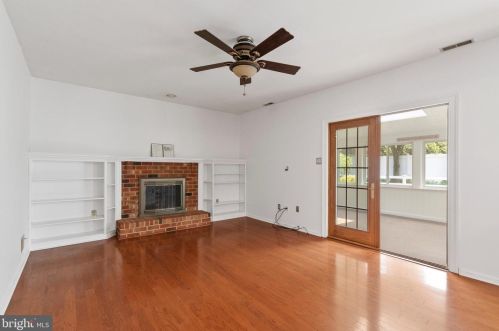 1526 Megan Cir, Blue Bell PA  19422-3625 exterior