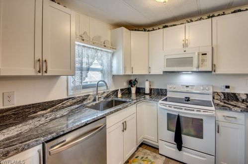 7196 Drum Dr, Saint James City FL  33956-2726 exterior