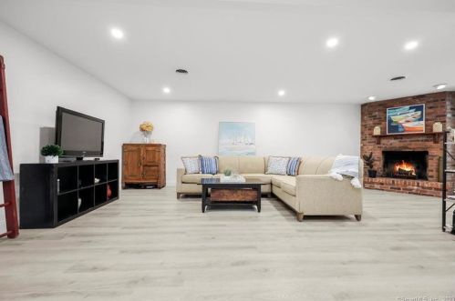 28 Mill Hill Rd, Southport, CT 06890-1253
