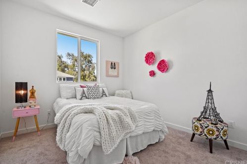 17309 Lemay St, Van Nuys CA 91406-5400 exterior