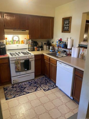 419 Rakov Rd, Maybrook, NY 12543-1157